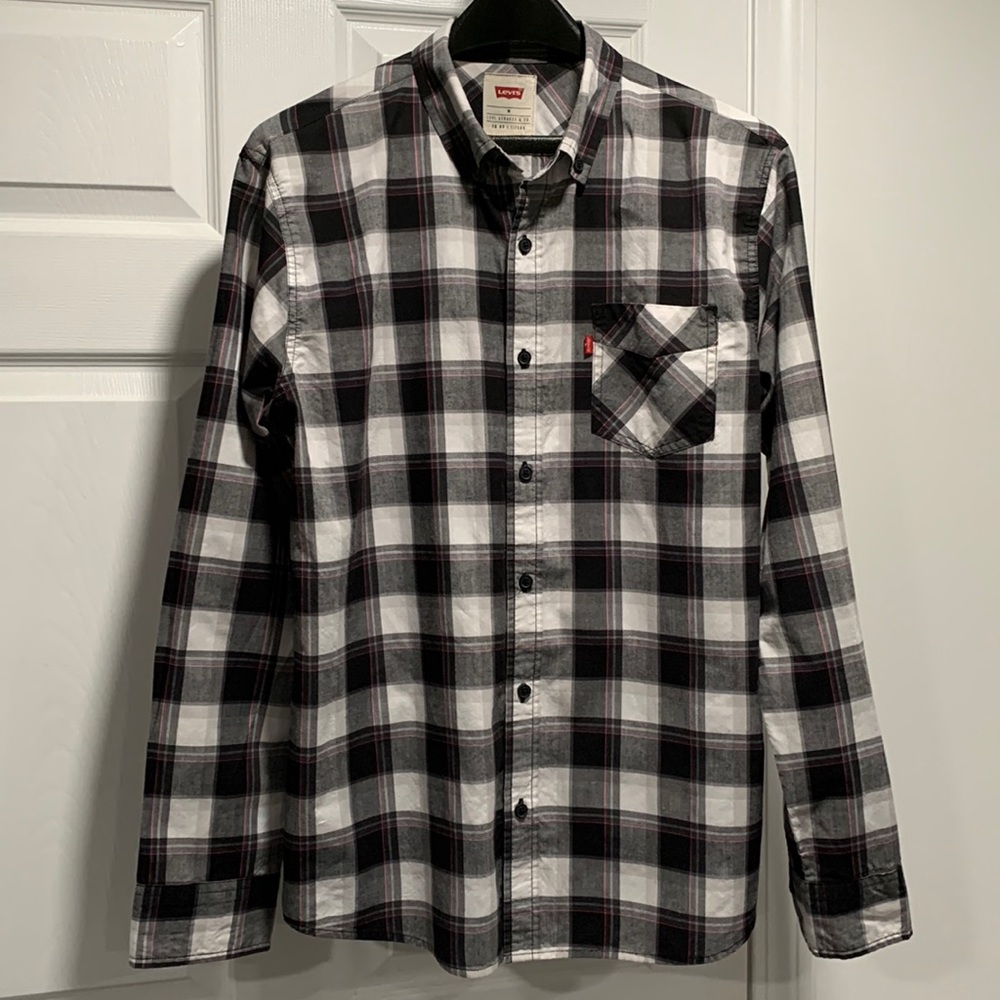 Levi’s Plaid Button Down Long Sleeves Shirt• Size M